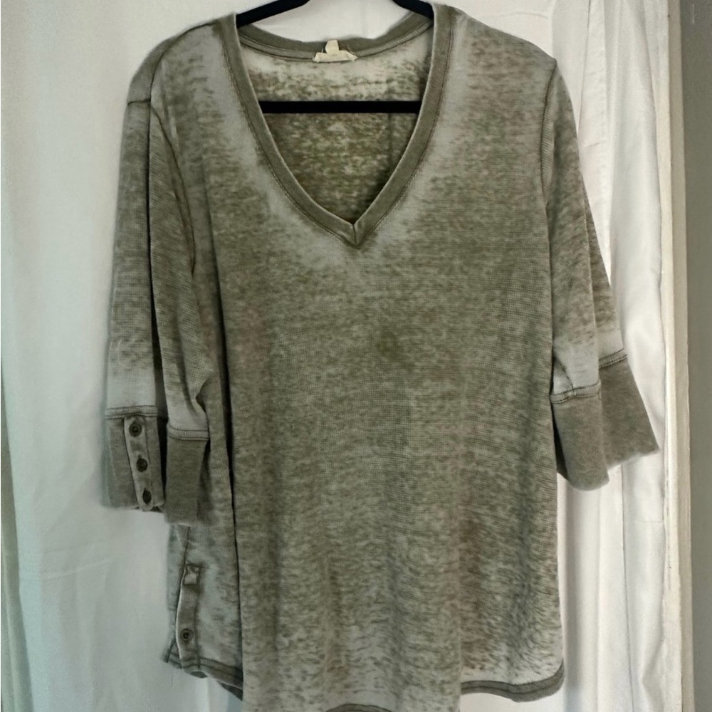 Jane and Delancey Olive Green V‑Neck Pullover Top